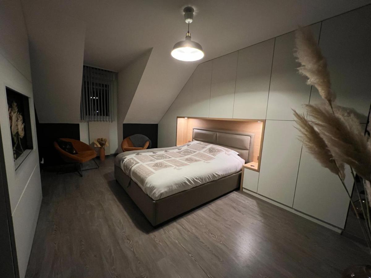 T3 Flat Moderne Sur 2 Etages Metro Parking Free Entrance Autonome Apartman Rouen Kültér fotó